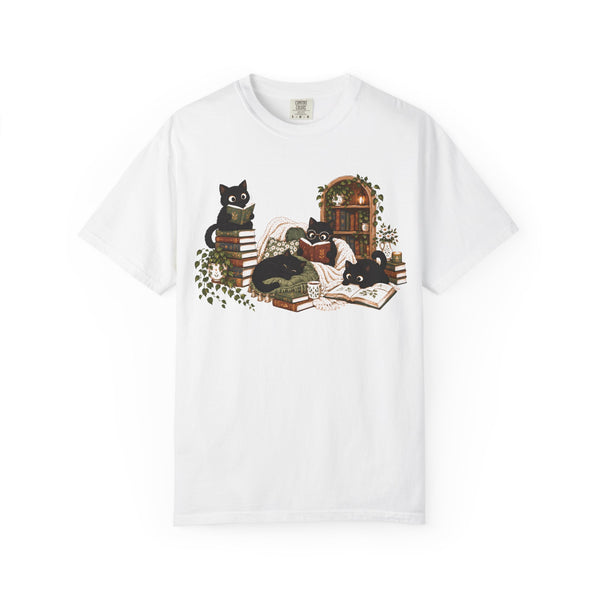Black cat reading shirt - book lover cat t-shirt with cats reading books illustration